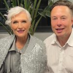 Mama lui Elon Musk, încântată de Târgul de Crăciun din Craiova. Reacția neașteptată a lui Maye după ce a văzut decorațiunile