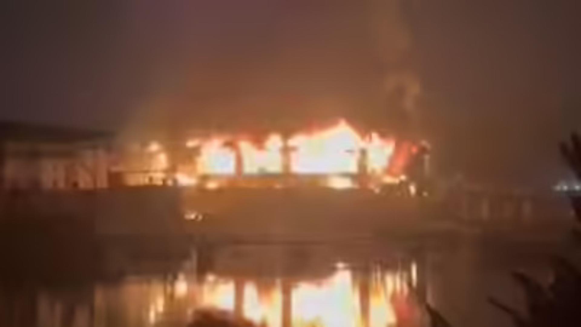 Incendiu devastator într-un club de noapte din India. Cel puțin 25 de morți, printre care turiști străini