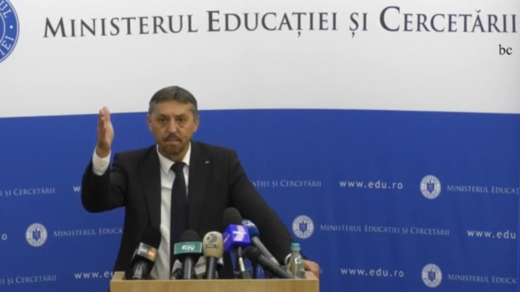 Daniel David, întrebat dacă intenţionează să plece din fruntea Ministerului Educației, în 2026: ”Este un lucru la care gândesc în aceste zile”
