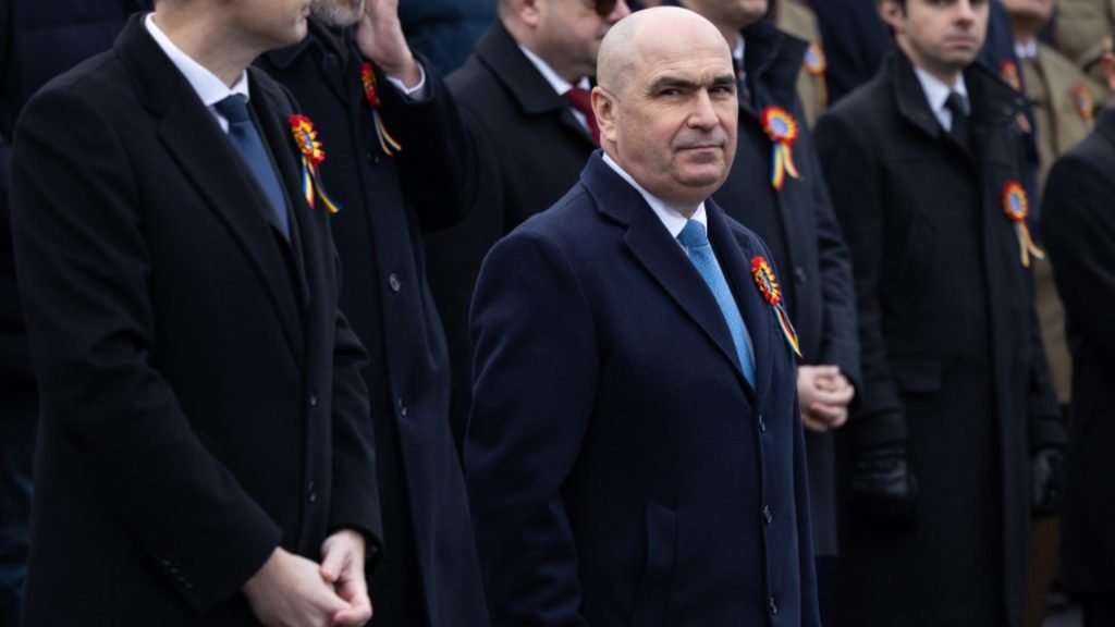 Val de controverse în Guvernul Bolojan, în doar 6 luni de mandat. Șpăgarii și corupții din Parlament