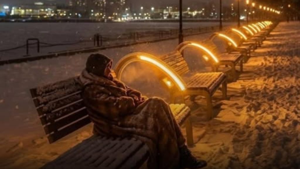 Soluția Japoniei pentru iernile geroase în oraș: băncile solare. Acumulează energie ziua și o eliberează noaptea