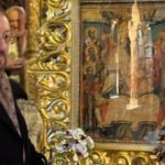 Senatorul care a inițiat moțiunea de cenzură s-a rugat în biserică pentru căderea lui Ilie Bolojan