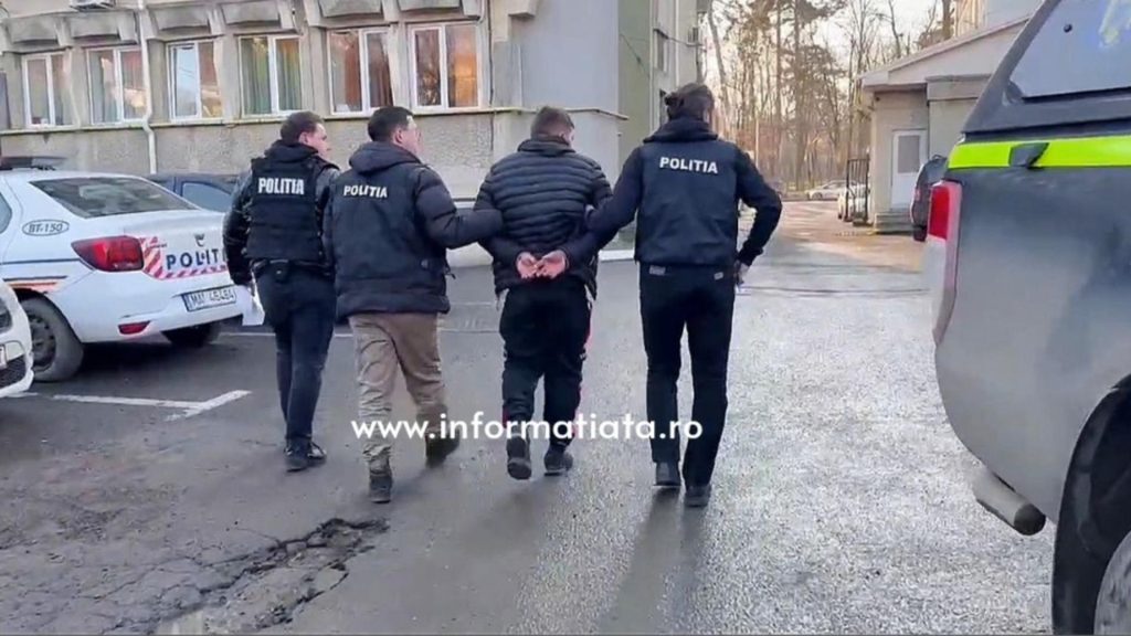 Un tânăr de 26 de ani a mers în curtea vecinului și i-a înjunghiat câinele