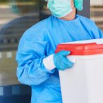 Scandal de proporții în SUA: directorul morgii Harvard, condamnat pentru comerț ilegal cu resturi umane. Soția sa, implicată în schemă