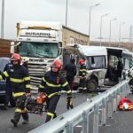 Noul tronson al Autostrăzii Moldovei, „inaugurat” cu un grav accident. Patru oameni au ajuns la spital, circulația este deviată – FOTO