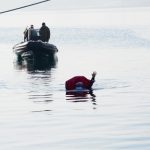 Moș Crăciun Scafandru a venit să le aducă daruri copiilor – FOTO