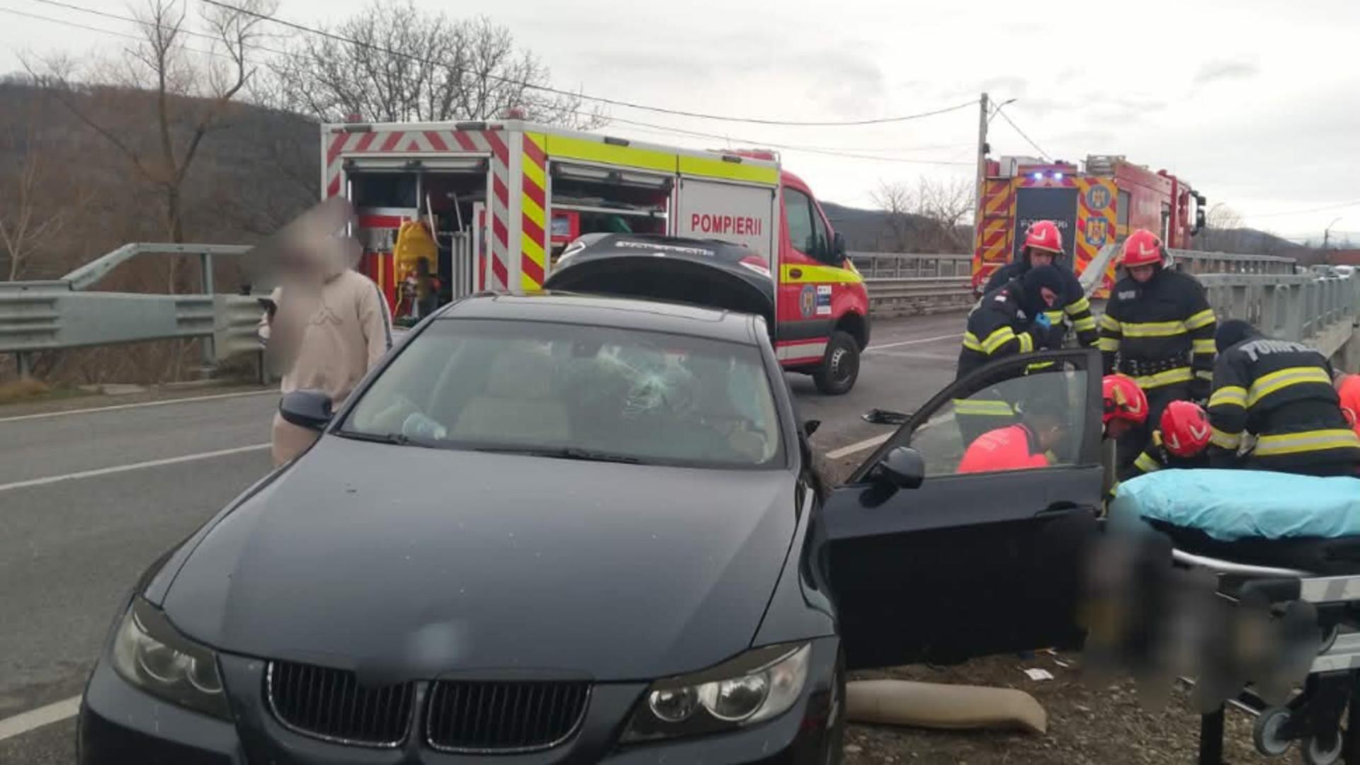 Accident grav pe o șosea din Argeş. O persoană este resuscitată – VIDEO