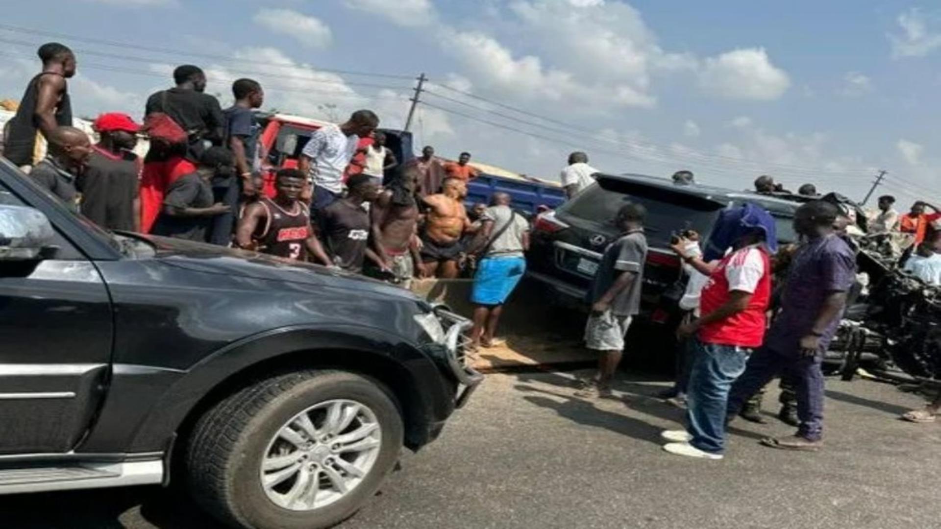 Un fost dublu campion mondial la box, rănit într-un accident în Nigeria soldat cu doi morți – FOTO/VIDEO