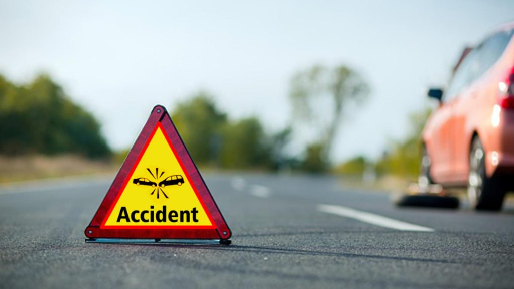 Trafic blocat pe DN11, între Braşov şi Târgu Secuiesc. Accident cu șapte mașini: două persoane sunt evaluate medical
