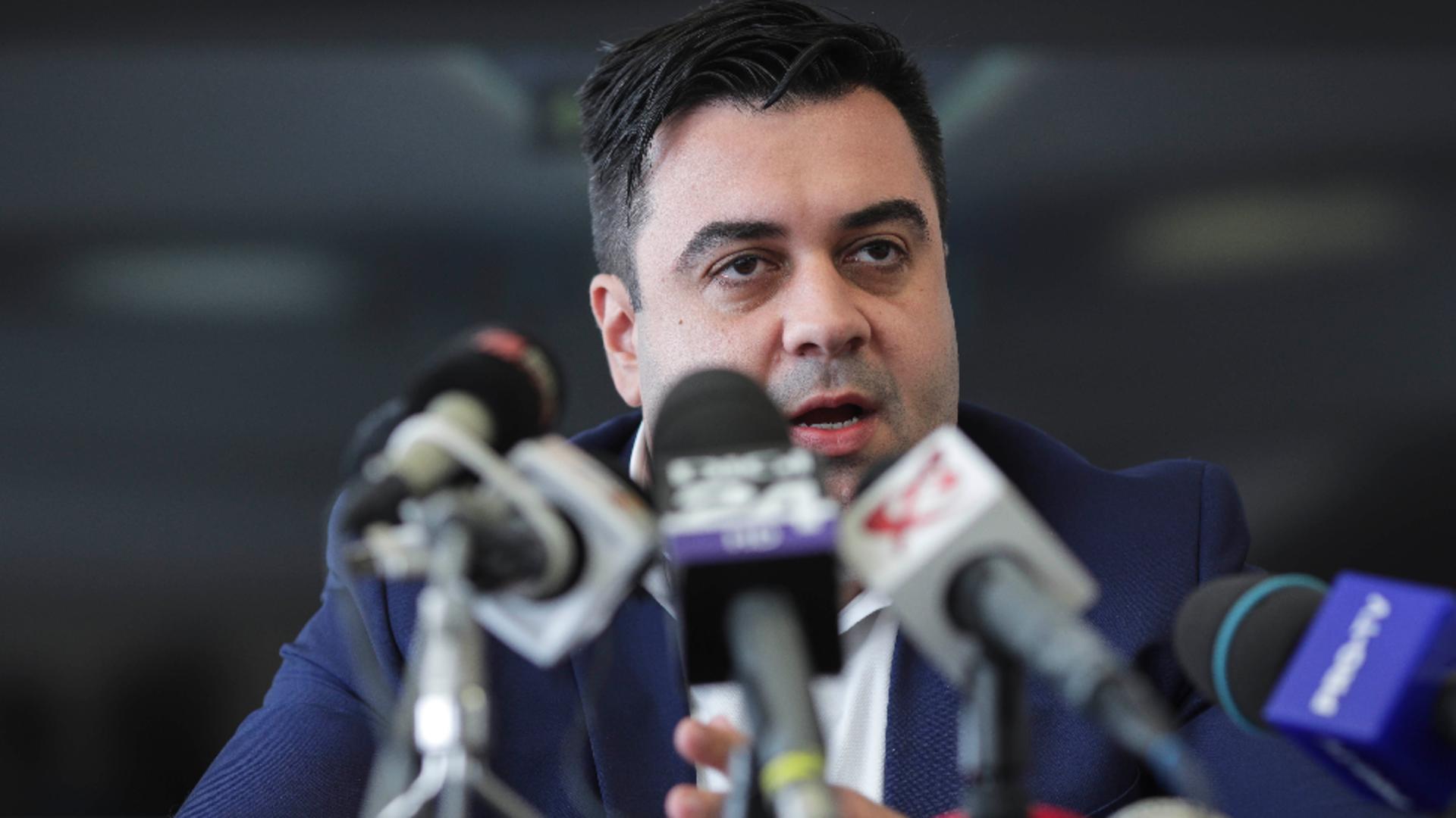 SURSE: Fost ministru al Transporturilor, cercetat într-un dosar de mită. Percheziții de amploare