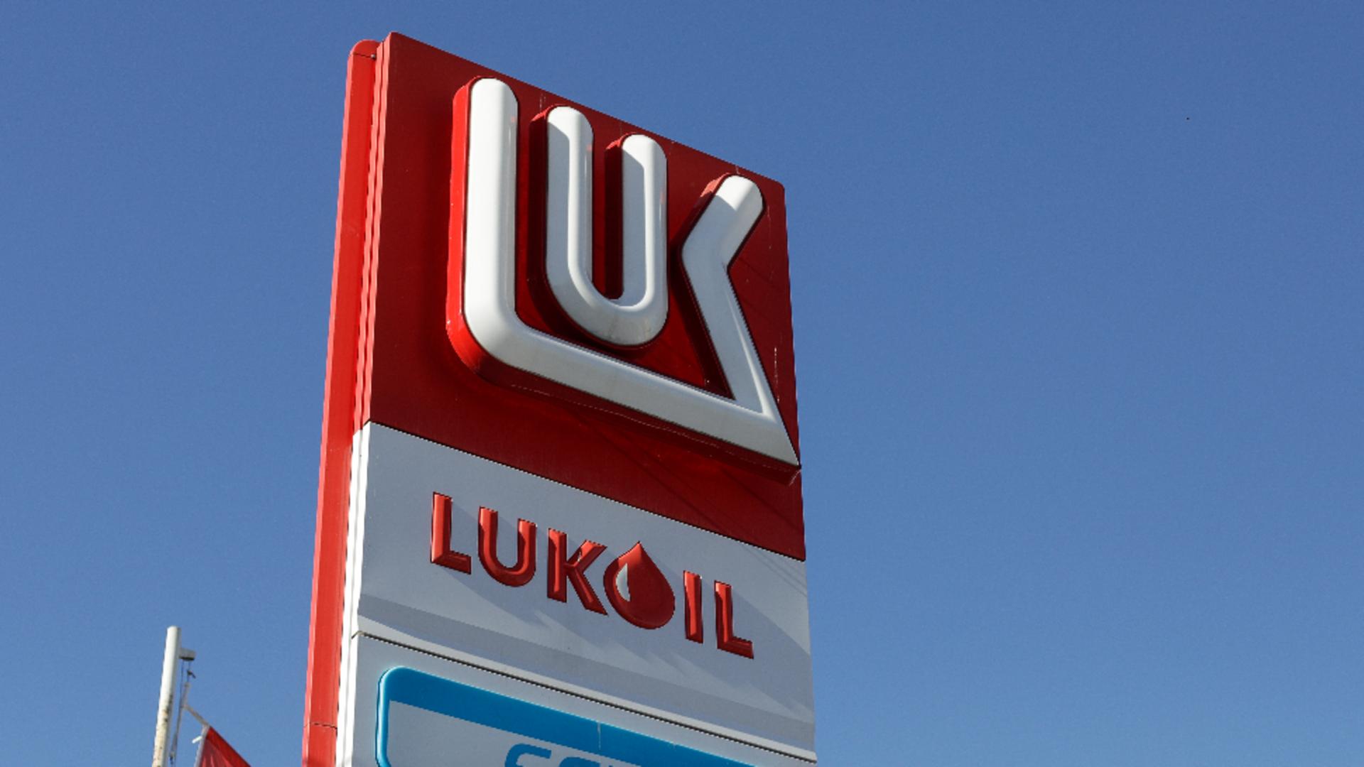 Lukoil negociază o tranzacție fără bani cu o bancă din SUA – acordul ar putea necesita aprobarea lui Vladimir Putin