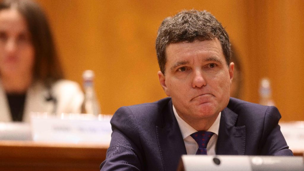 Nicușor Dan pierde meciul cu Parlamentul pe tema extremismului. „Neclaritățile semnatice” nu i-au impresionat pe senatori și deputați