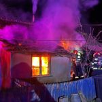 Incendiu devastator în Tulcea. Un bărbat a murit carbonizat, după ce i-a luat foc casa – FOTO