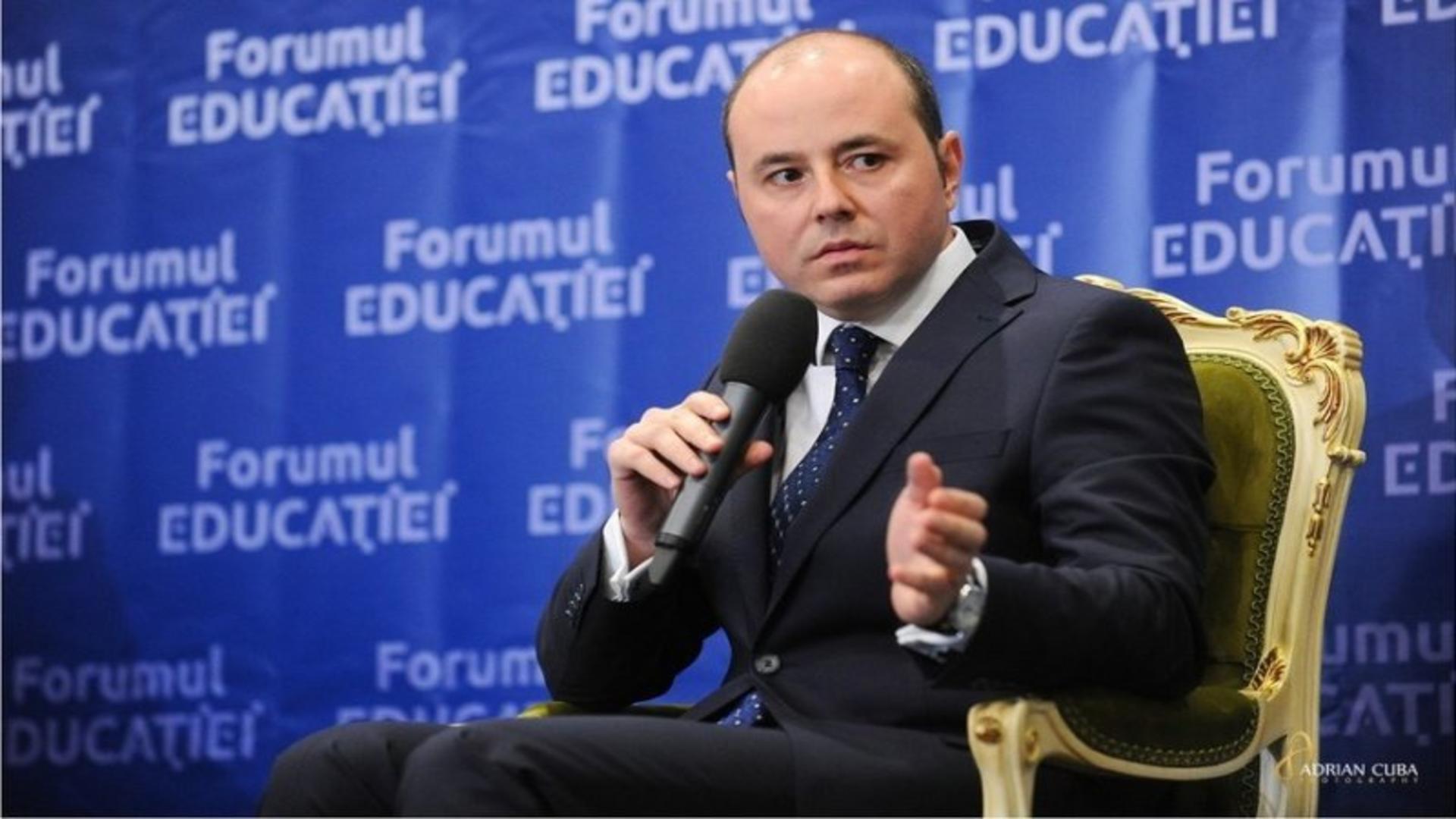 Gafă uriașă a liberalului Muraru. Și-a editat o postare în care sugera că anularea alegerilor a fost „un exces”, după ce Laurențiu Botin l-a dat de gol