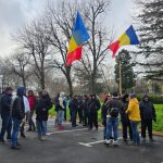 Protest spontan la compania de transport în comun din Constanța. Angajații cer demisia conducerii, iar transportul este blocat – VIDEO