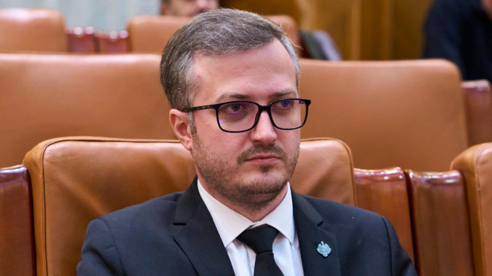 Ștefăniță Avrămescu (AUR): „Creșterea cu 70% a taxelor locale este o lovitură fatală dată românilor și comunităților din toată țara”