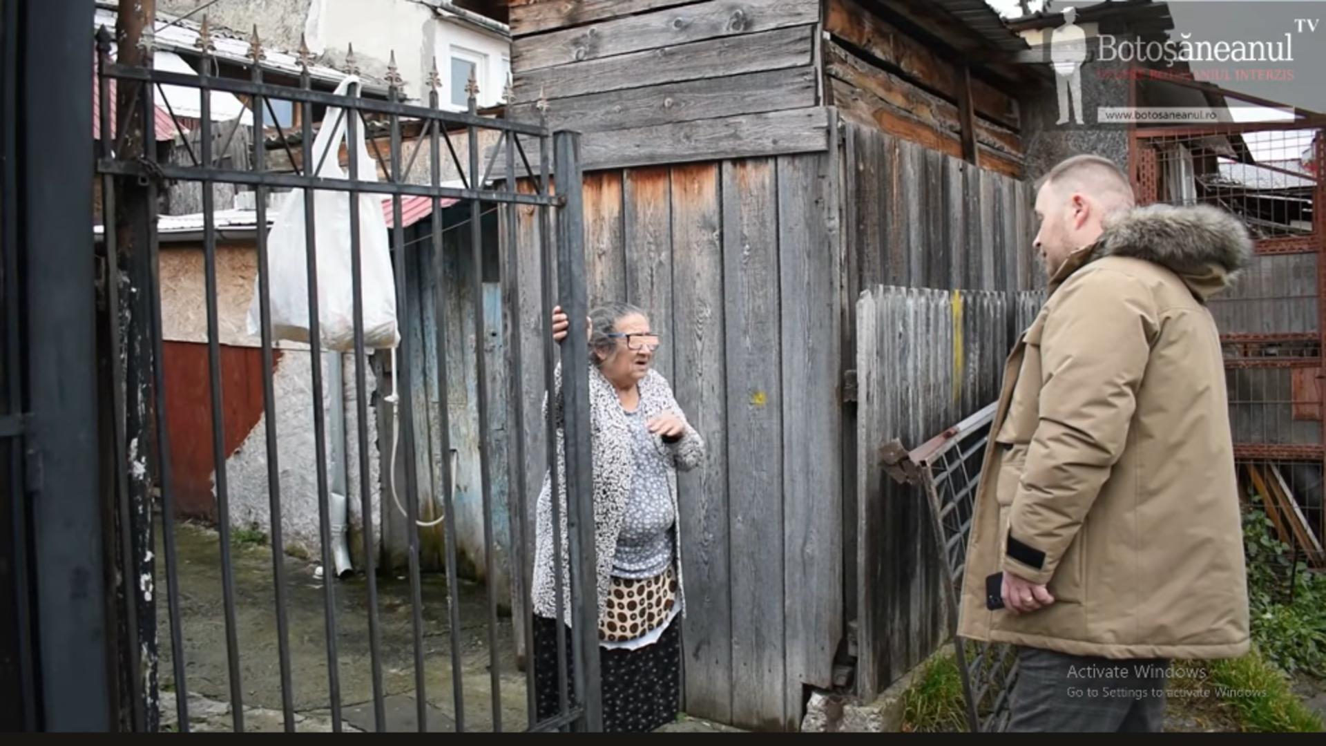 Bătrână sărmană, lăsată fără apă în ajun de sărbători, în România lui Bolojan. Femeia a izbucnit în lacrimi când a auzit că trebuie să achite mii de lei – VIDEO