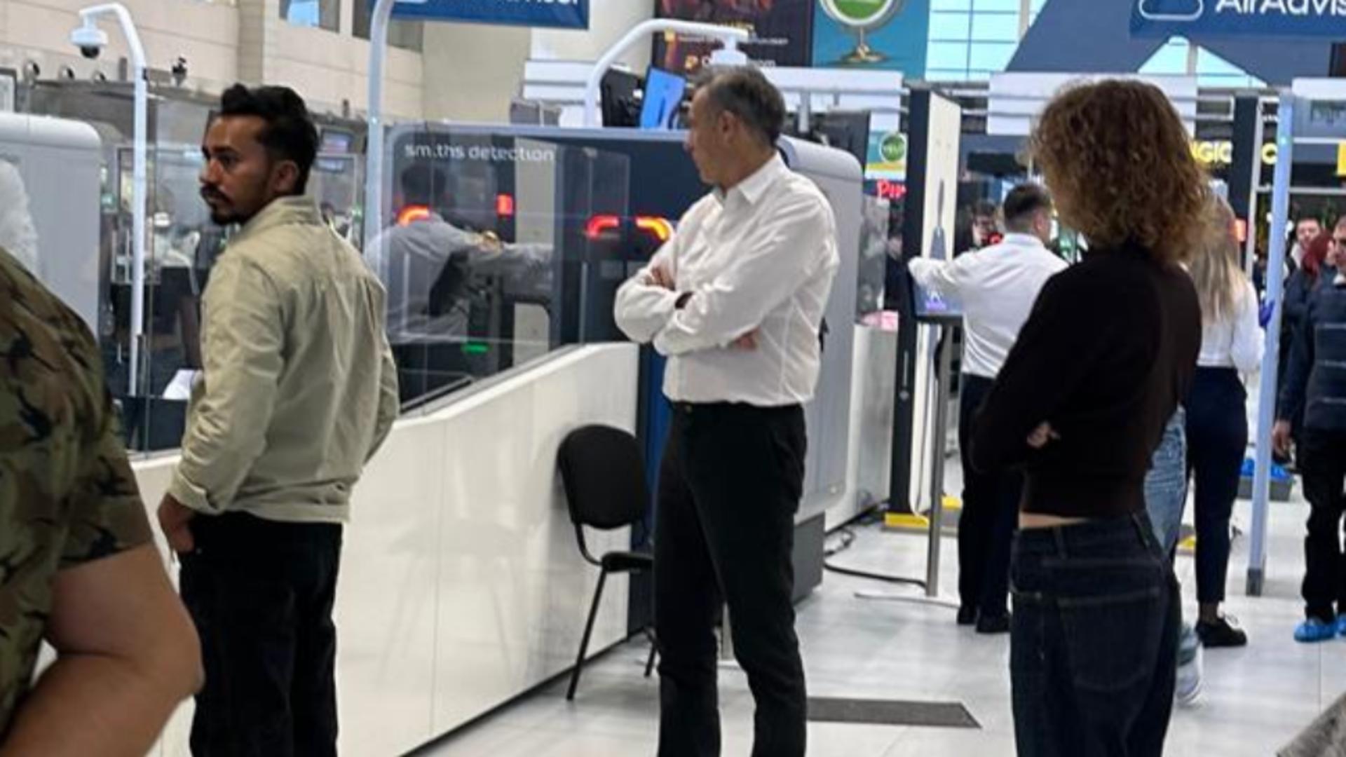 Imagini incendiare în Aeroportul Otopeni cu Generalul Negru Florian Coldea, unde vrea să plece – VIDEO