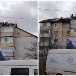 Rafale de uragan în Iași. Acoperișul unui bloc a fost luat de vânt