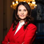 Anca Alexandrescu: „Sistemul și-a pus oamenii în fruntea țării folosind ONG-uri și influenceri”