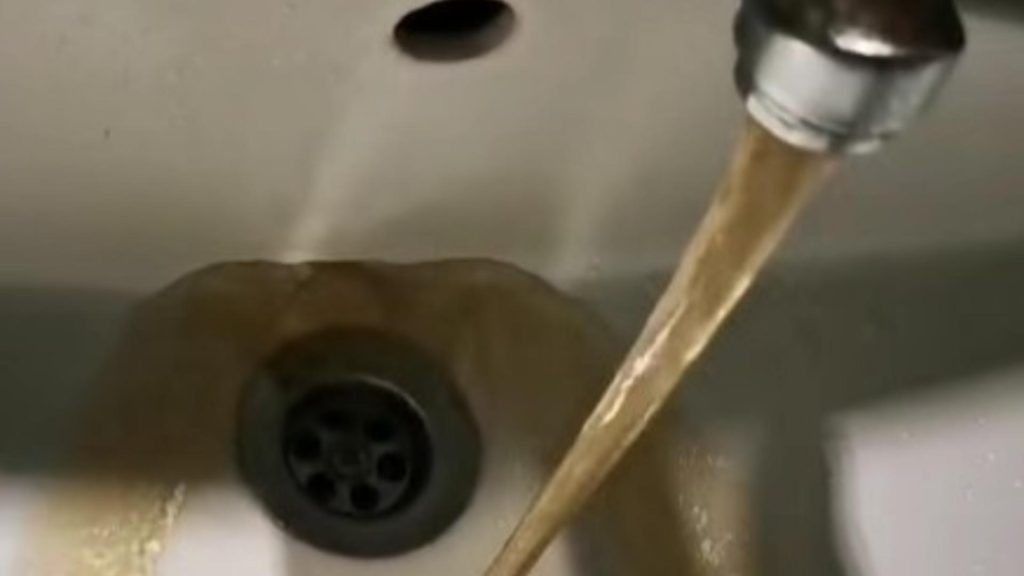 RO-Alert pentru zonele din Prahova unde se reia alimentarea cu apă. Oamenii, avertizați să nu o consume