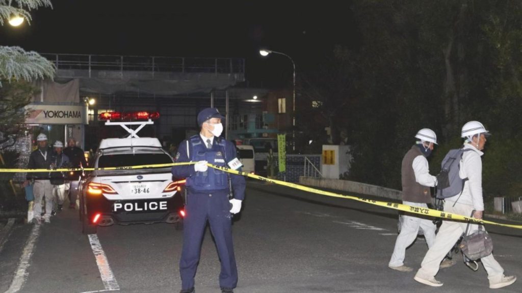 Atac violent într-o fabrică din Japonia: 15 persoane rănite după ce un bărbat a folosit cuțitul și un lichid periculos