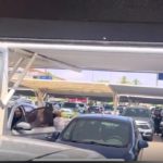 Aglomerația de sărbători le-a scos din minți pe două femei. Bătaie pe locurile de parcare