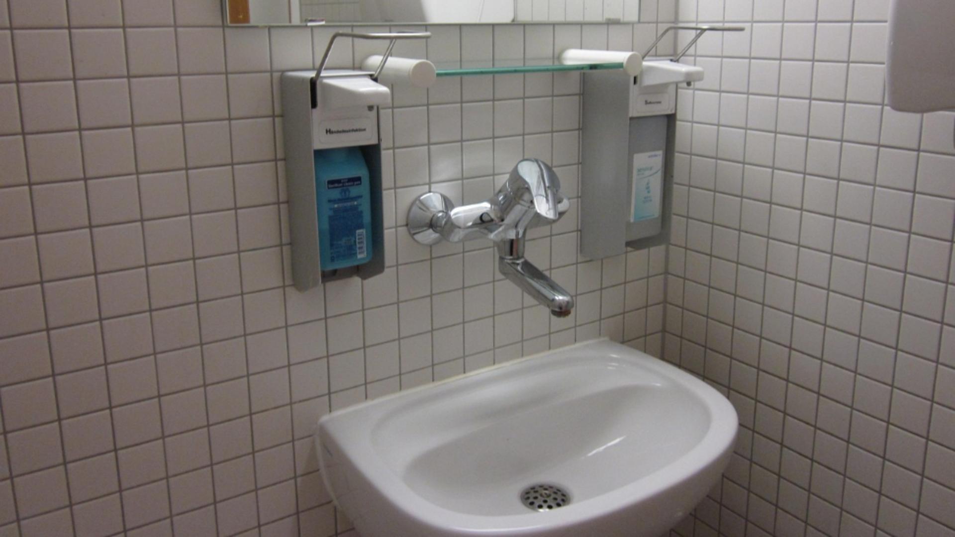 Spitalul de Copii din Iași ar putea relua internările săptămâna viitoare. Cauza contaminării apei rămâne neclară