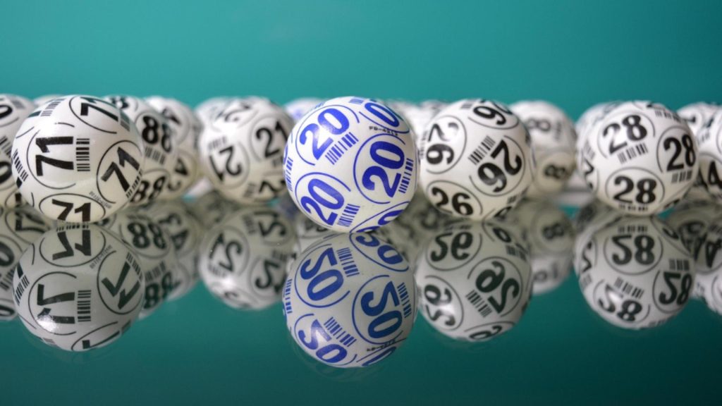 Loto 6/49. Milioane de euro în joc la Tragerile Speciale de Anul Nou pe 31 decembrie