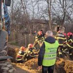 Tragedie în județul Brăila. Bărbat mort după ce a fost prins sub un mal de pământ, în timpul unor lucrări la canalizare