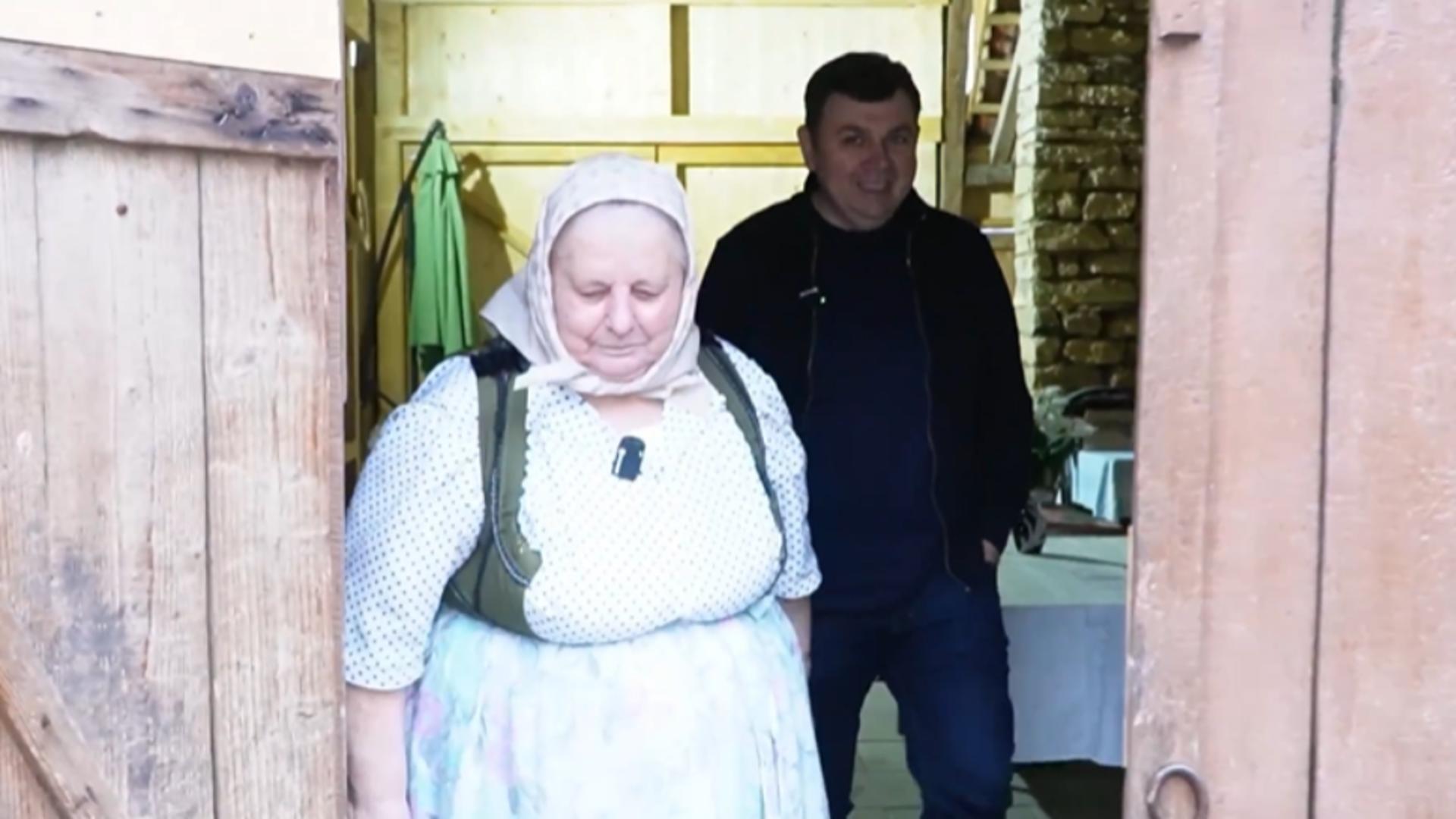 „Bunica lui Mircea Bravo” își deschide casa pentru Realitatea Plus. Povestea sa de viață – VIDEO