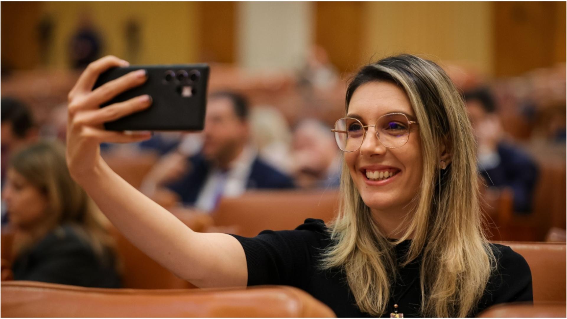 Ședință de guvern tensionată. PSD așteaptă demisia sau demiterea ministresei de la Mediu