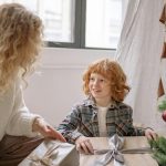 Ce cadou să oferi în funcție de zodie. Care sunt darurile perfecte de Crăciun pentru cei dragi