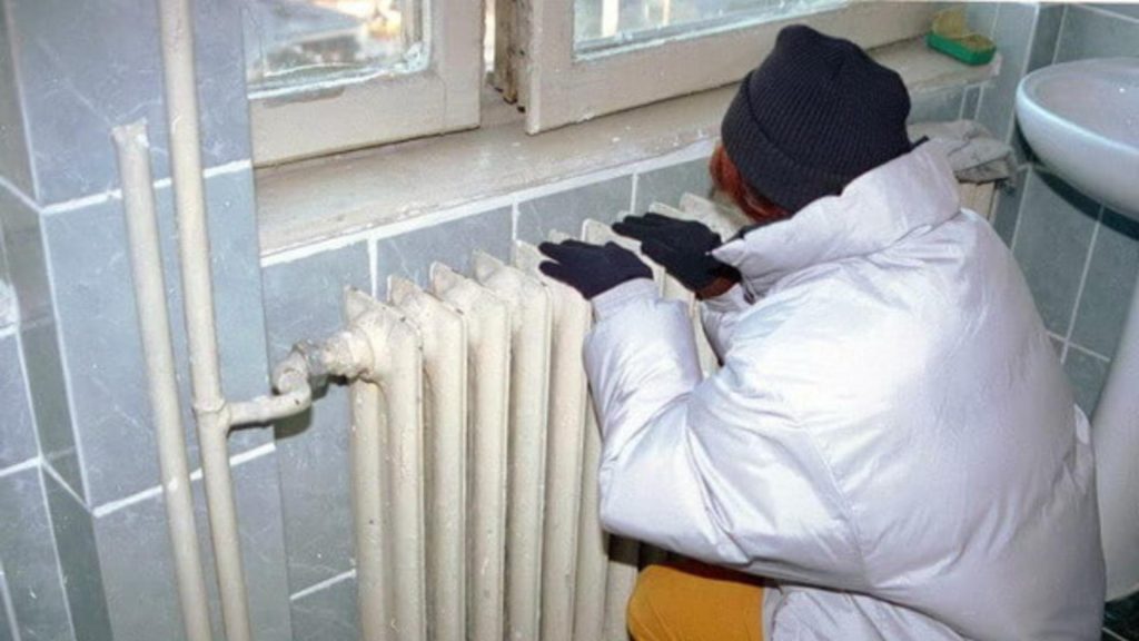 Cea mai rece noapte din această iarnă în București:  –5°C în centru. Zeci de blocuri au rămas fără căldură