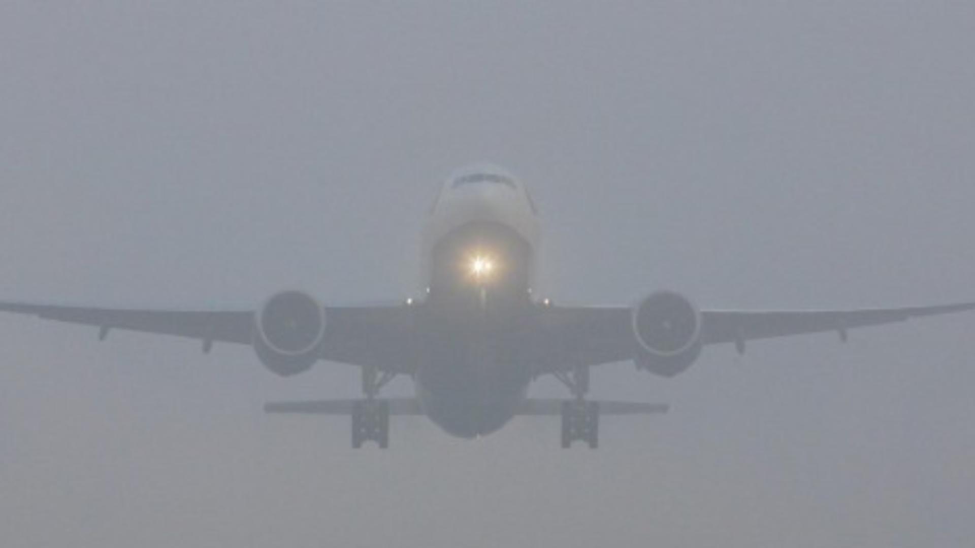 Incident aviatic. Un avion de la Londra care trebuia să ajungă la Suceava a aterizat forțat la Timișoara