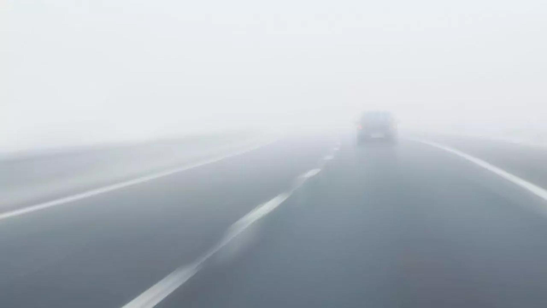 Alertă de la ANM: cod galben de ceață în 20 de județe. Șoferii sunt avertizați