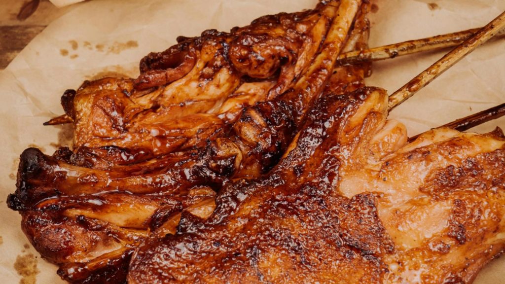 Cum să prepari cele mai bune coaste de porc cu mere și rozmarin