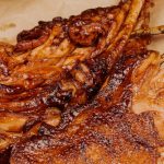 Cum să prepari cele mai bune coaste de porc cu mere și rozmarin