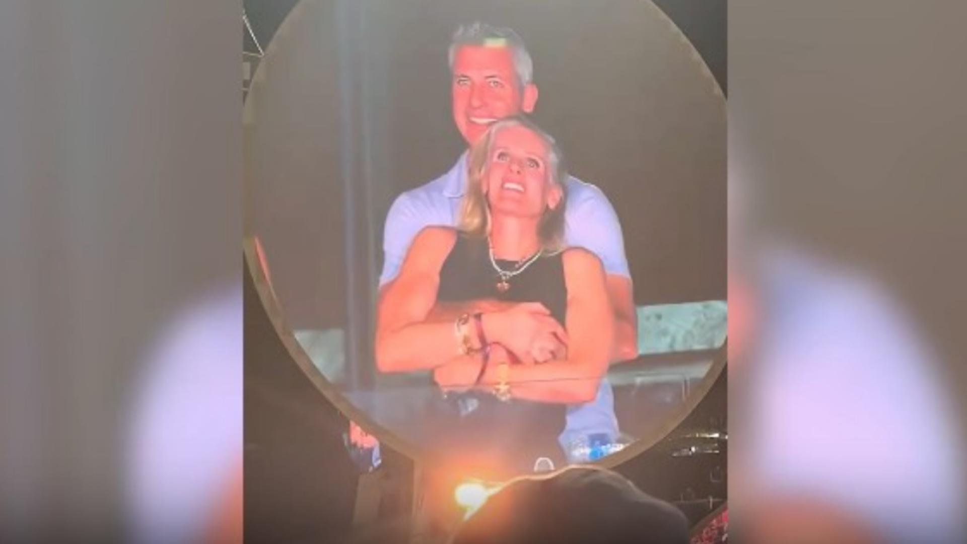 Angajata prinsă că s-a sărutat cu șeful la concertul Coldplay rupe tăcerea: „Nu am avut niciodată o relație!”