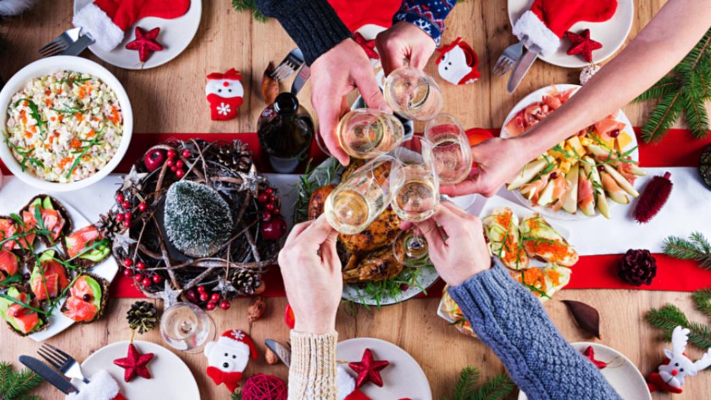 Cât costă masa de Crăciun în 2025 pentru o familie cu copii. Românii trebuie să se pregătească pentru cheltuieli record