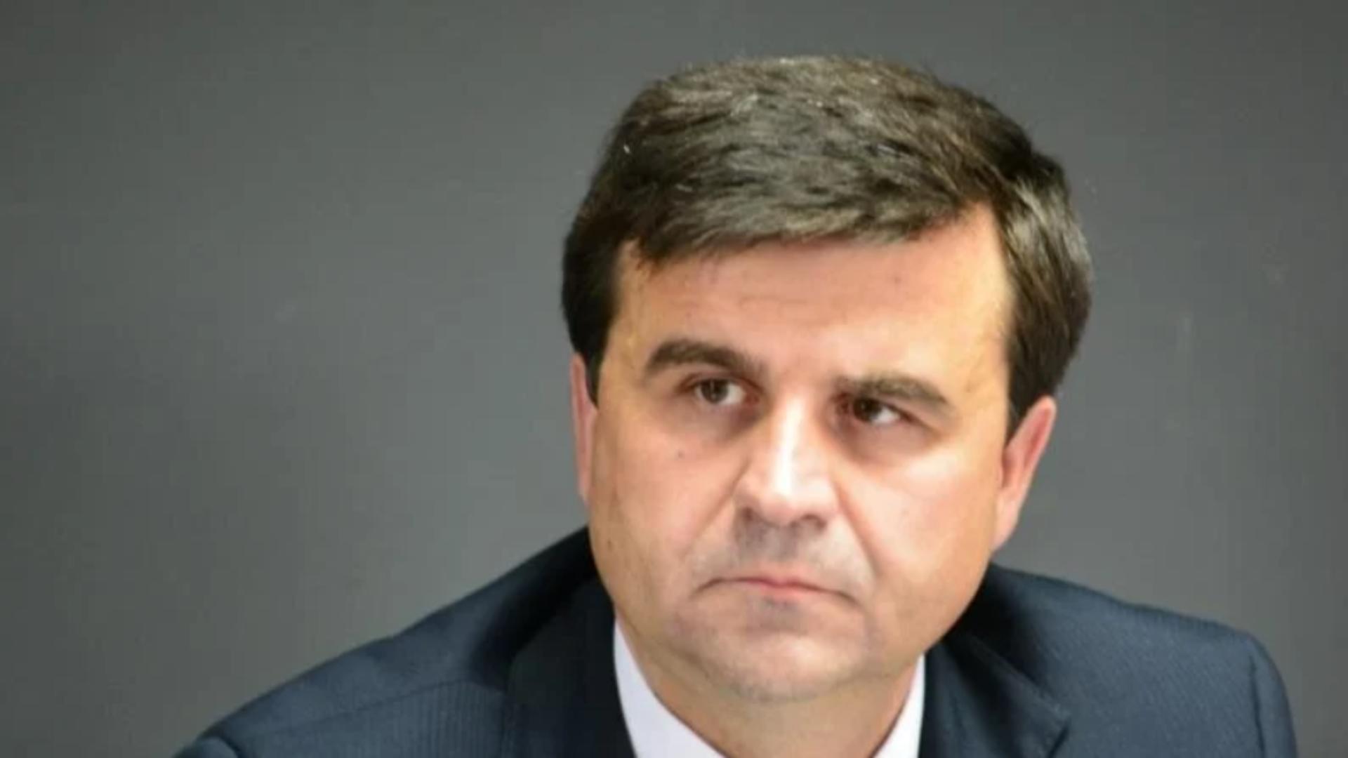 Fostul șef DNA, Crin Bologa, a dat statul în judecată deși are o avere uriașă