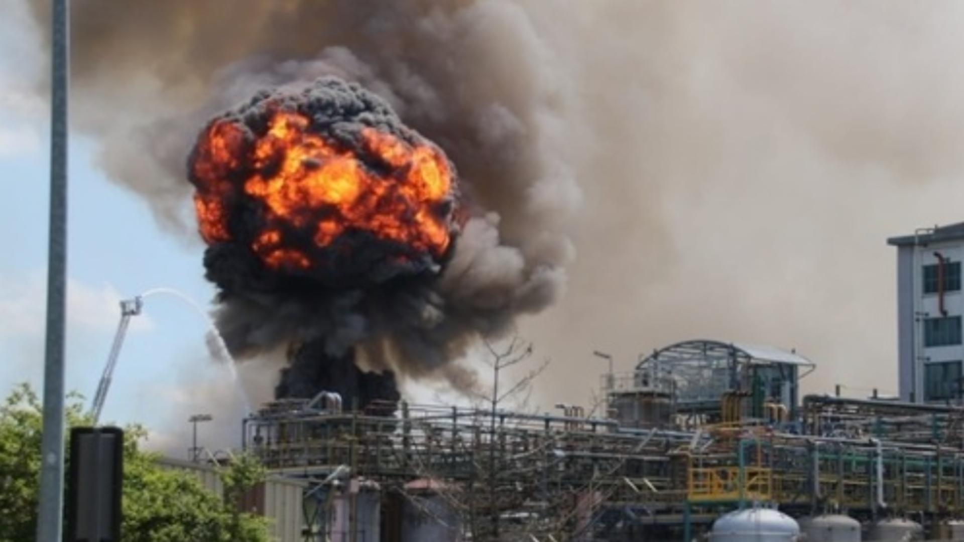 Tragedie la o uzină chimică din Franța: un angajat a murit în urma unei explozii devastatoare