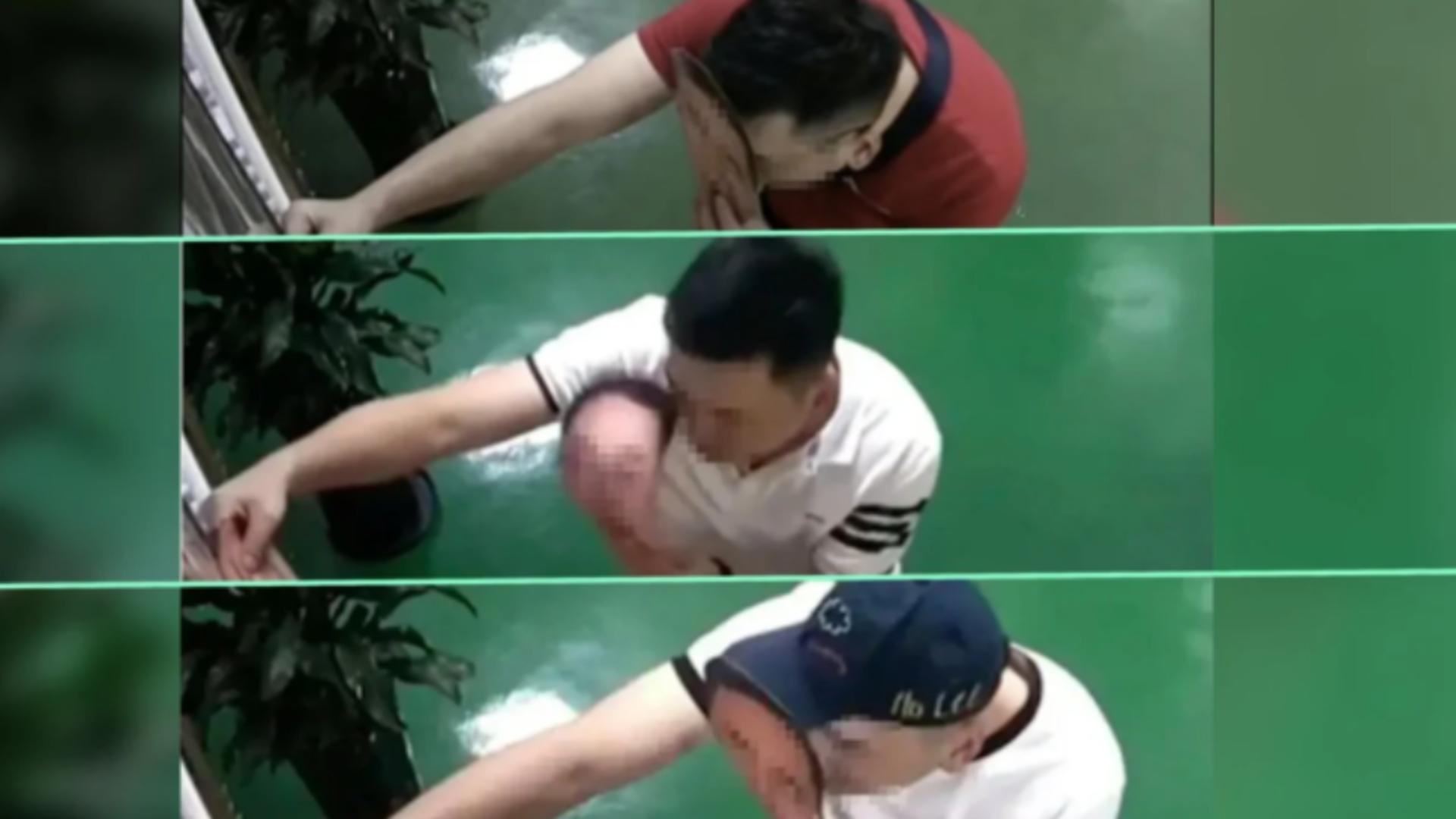 Metoda găsită de niște angajați pentru a fenta camerele cu recunoaștere facială de la muncă. Unii dintre ei nu mai treceau pe la birou cu zilele