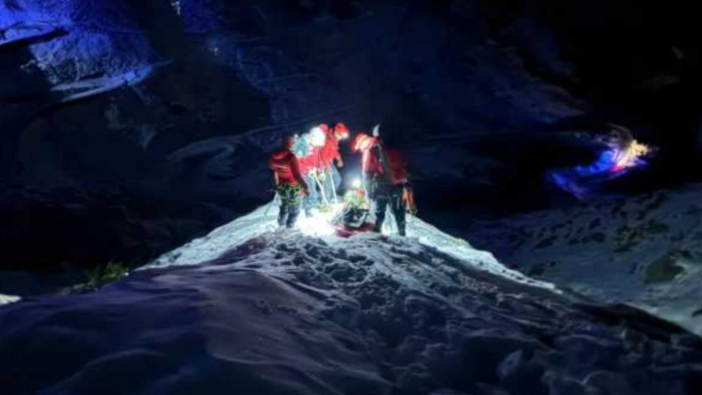 Luptă contracronometru pe crestele Făgărașului. Turist rănit grav după o cădere periculoasă, mobilizare de urgență a salvamontiștilor