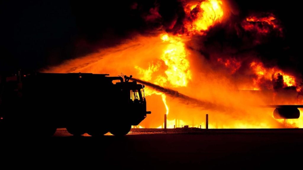 Un bărbat din Cluj a ajuns la spital cu arsuri după ce un incendiu i-a mistuit locuința. De la ce a pornit focul