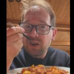 Gafa făcută de Dominic Fritz. Politicianul se laudă că a gătit „gulaș bihorean”