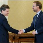 Fritz merge cu Nicușor Dan la Paris, după eșecul la Capitală. Discuții despre achiziții militare