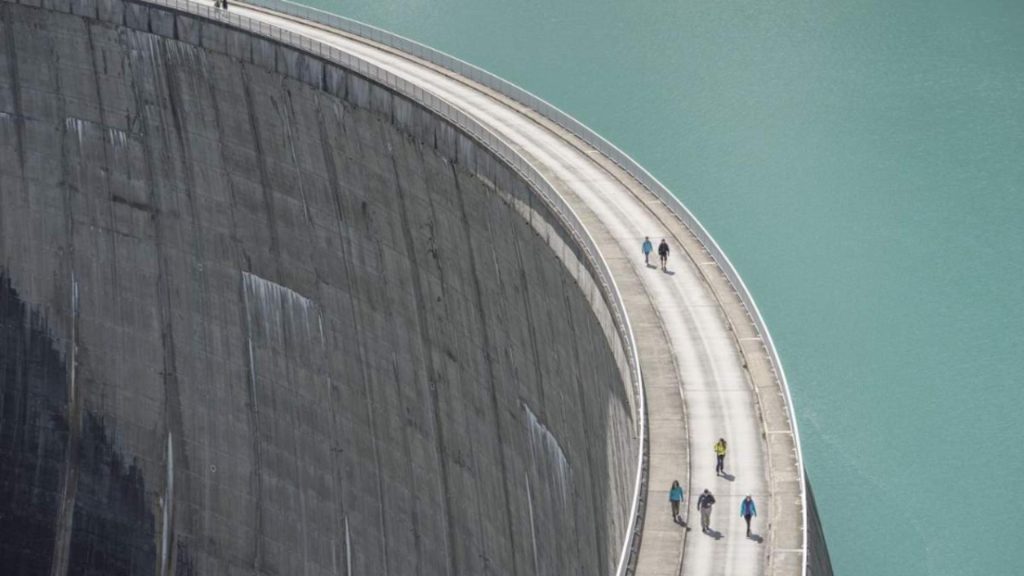 România se pregătește să demoleze baraje, decizii halucinante