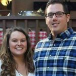 Scene cutremurătoare pentru un copil de doi ani. A fost găsit lângă părinții uciși, încercând să-i trezească