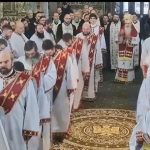 IPS Teodosie, arhiepiscopul Tomisului împlinește 70 de ani. Zeci de preoți îi sunt alături la aniversarea zilei de naștere